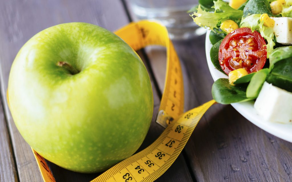 Dieta de la manzana para bajar de peso saludablemente